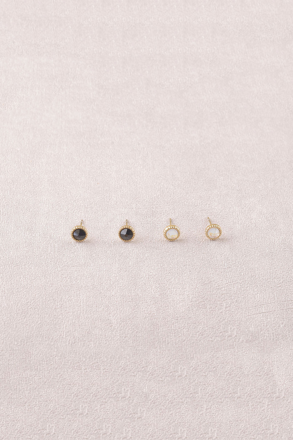 Wholesaler Bohm - 2 pairs of stud earrings adorned with Swarovski® crystals