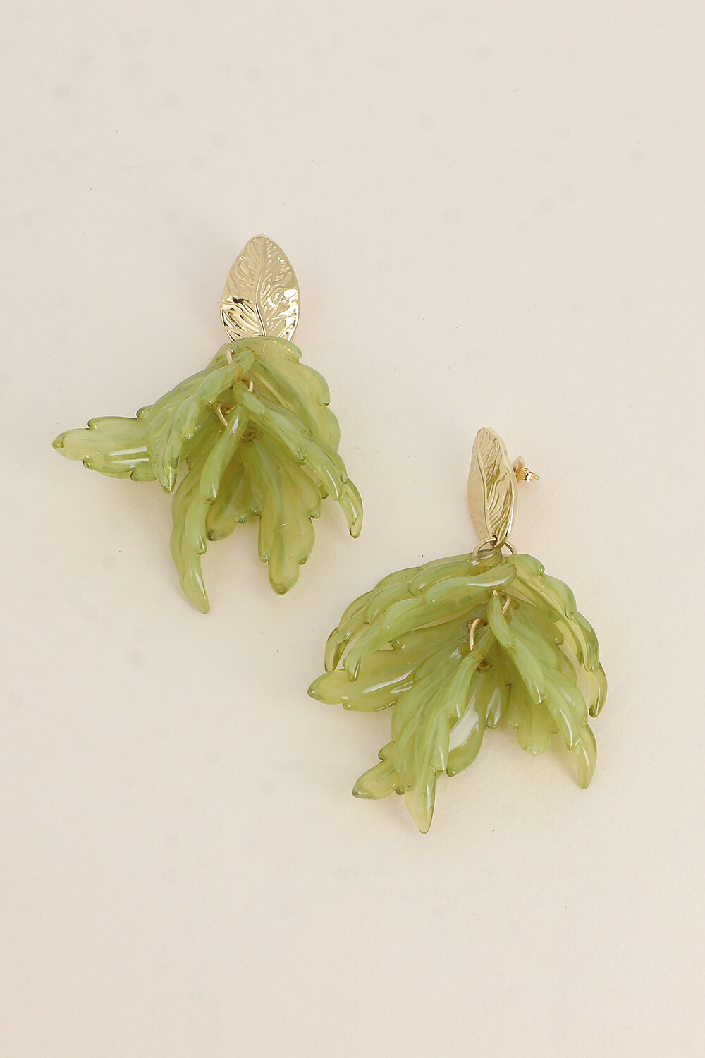 Grossiste Bohm - Boucles pendantes - feuillage texturé et de pièces pendantes en acétate
