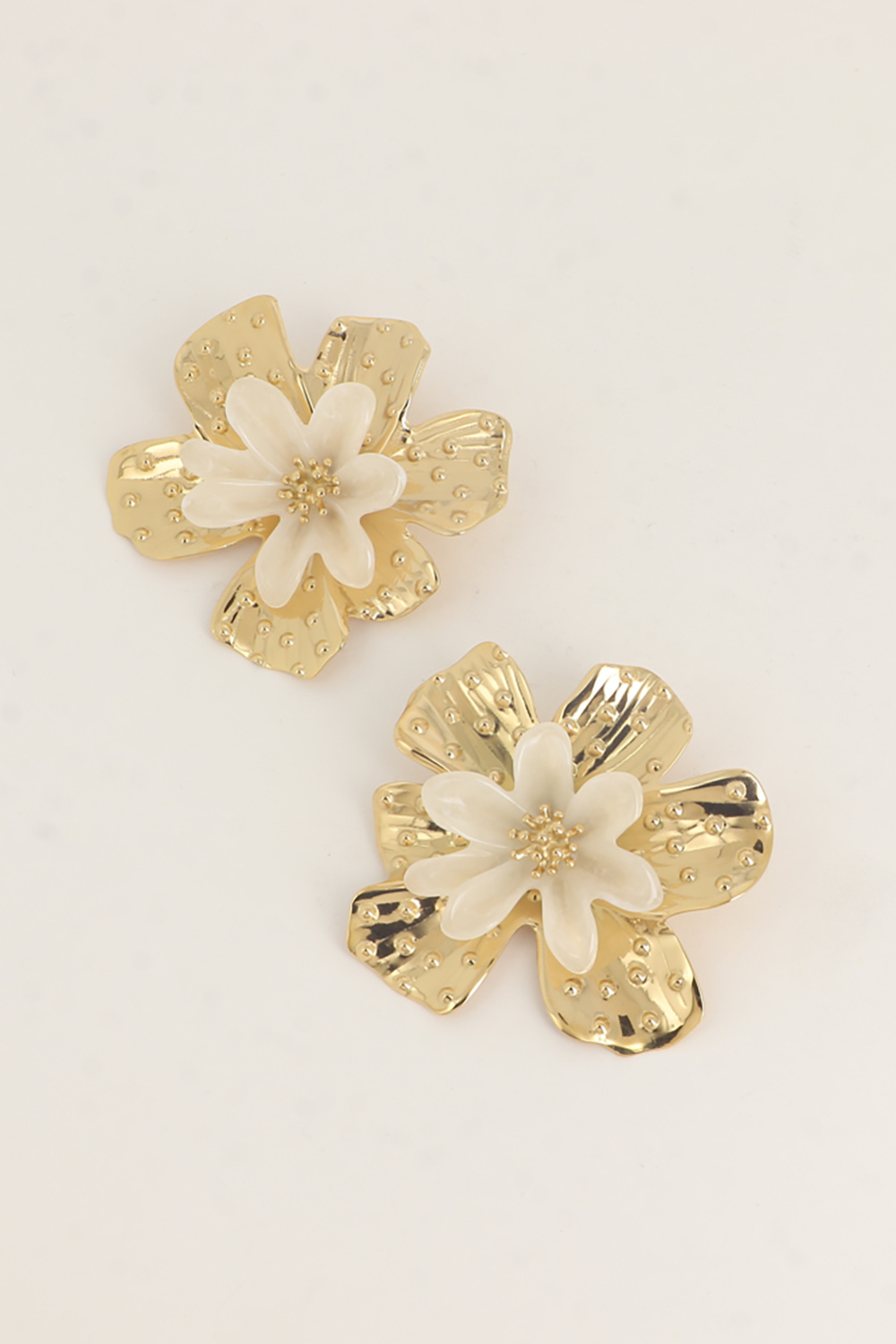 Grossiste Bohm - Maxi boucles puces - grande pièce en forme de fleur et fleur en résine