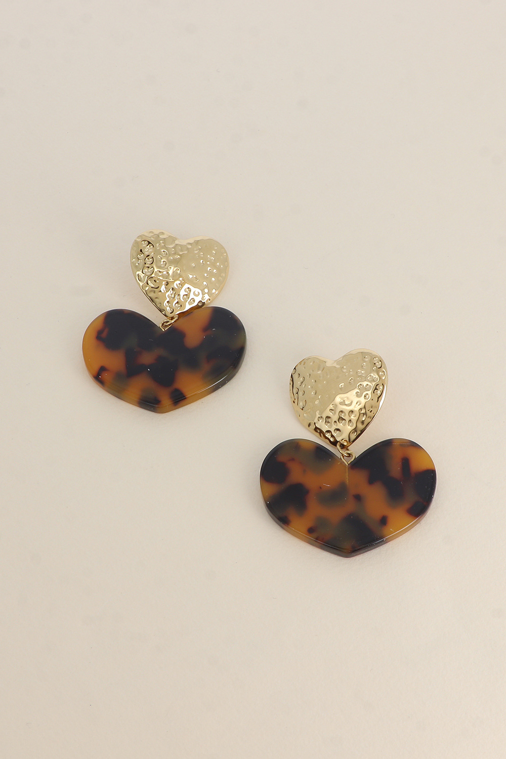 Grossiste Bohm - Boucles pendantes - coeurs en résine et texturé