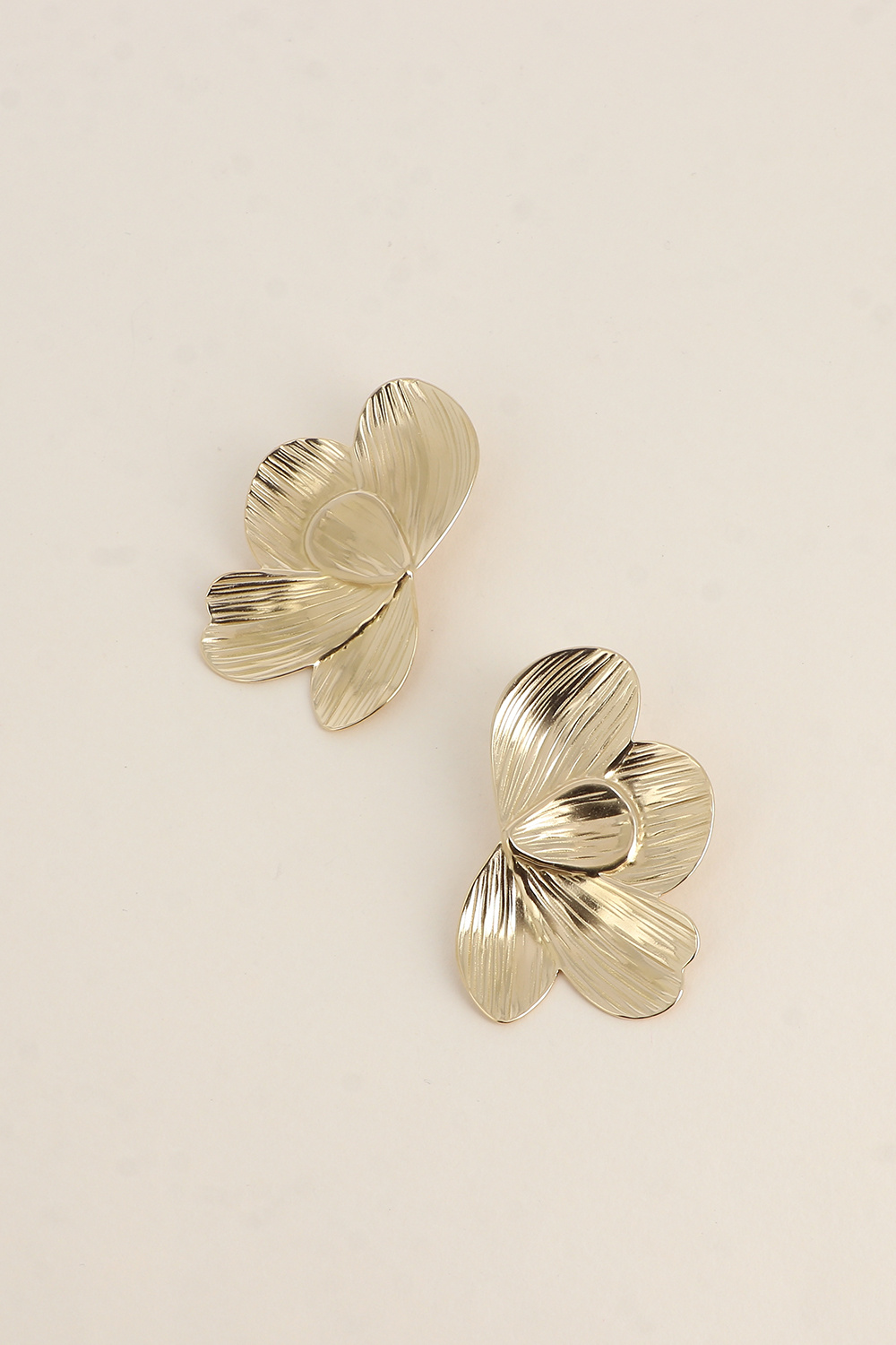 Grossiste Bohm - Maxi boucles puces - grande pièce en forme de feuillages 33x57mm