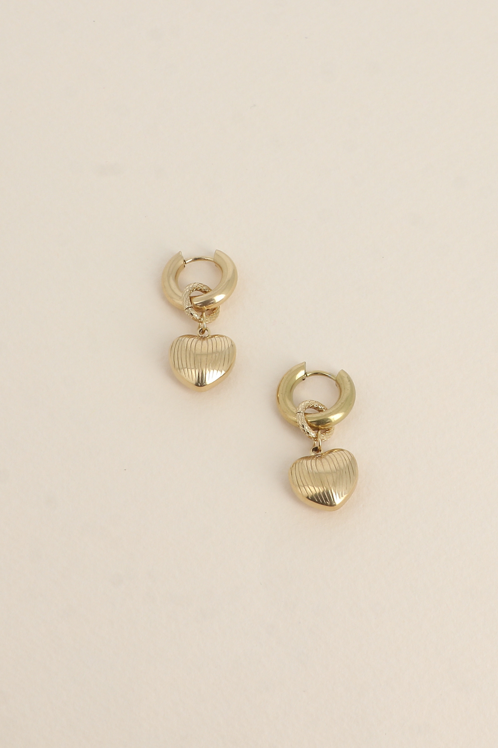 Grossiste Bohm - Créoles - pendentif coeur strié