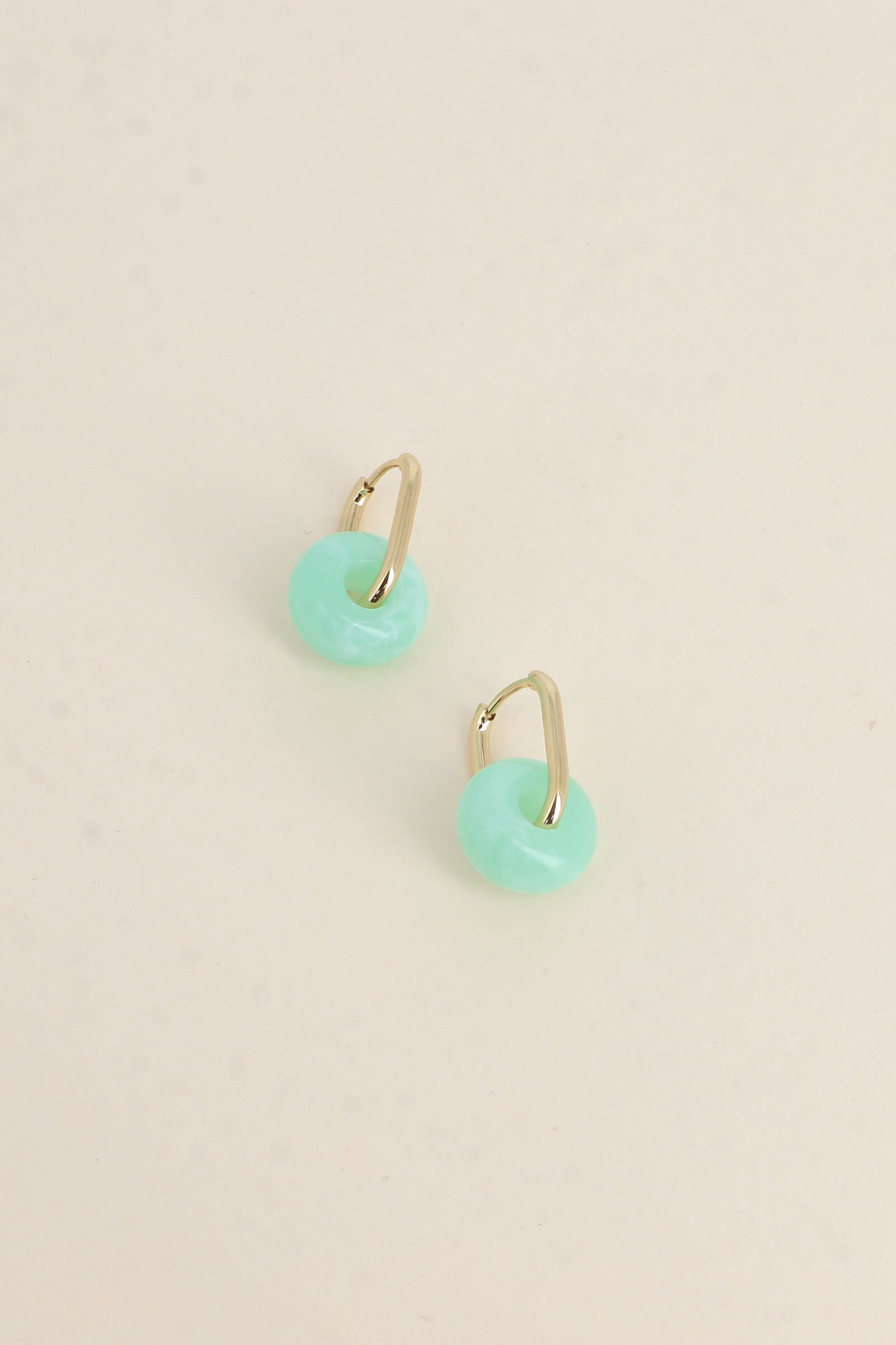 Mayorista Bohm - Creoles - anillo oval, perla donut en resina
