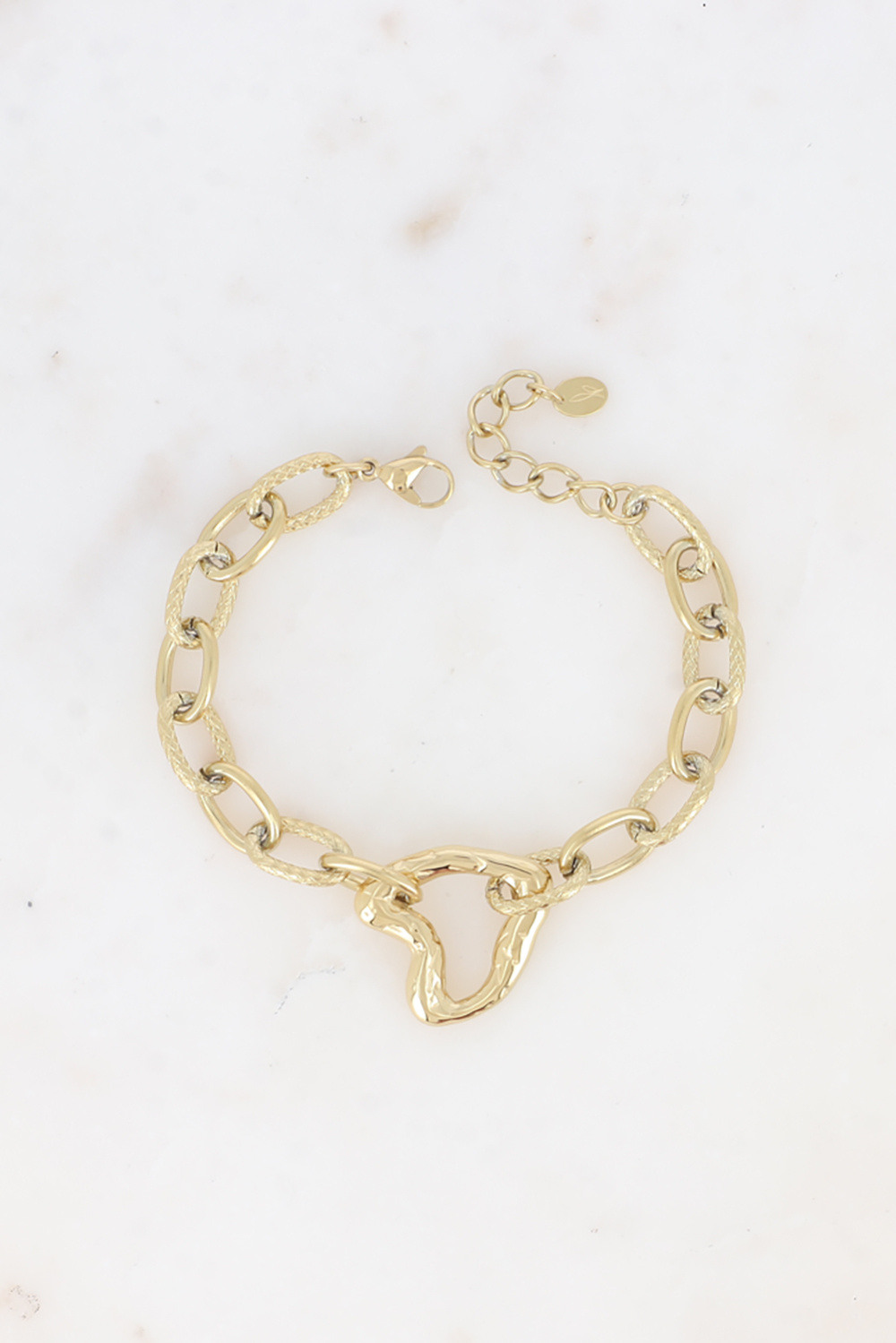 Grossiste Bohm - Bracelet - maille alternée, lisse et gravé, pendentif coeur ajouré