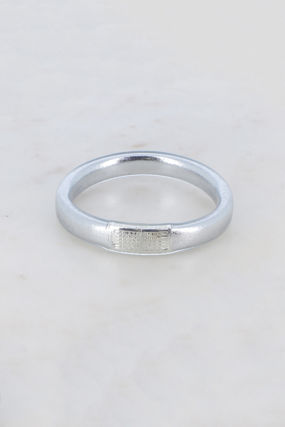 Wholesaler Bohm - YANTRA silver Buddhist bangle with an engraved mantra Love and Luck in Thai
