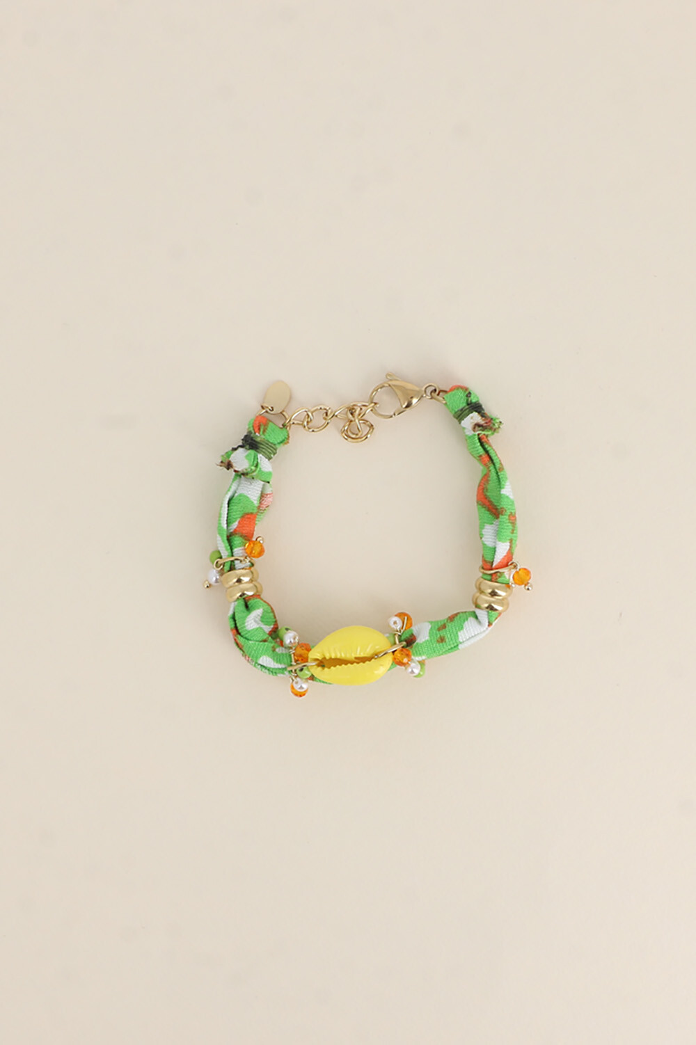Mayorista Bohm - Pulsera - tela, cuentas de acero inoxidable y resina, colgante de cauri esmaltado