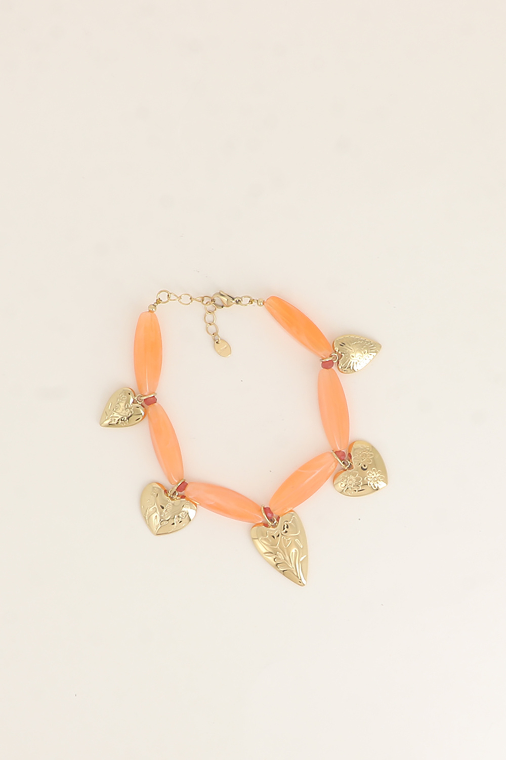 Mayorista Bohm - Pulsera de cable - cuentas de resina, corazones con patrones florales grabados