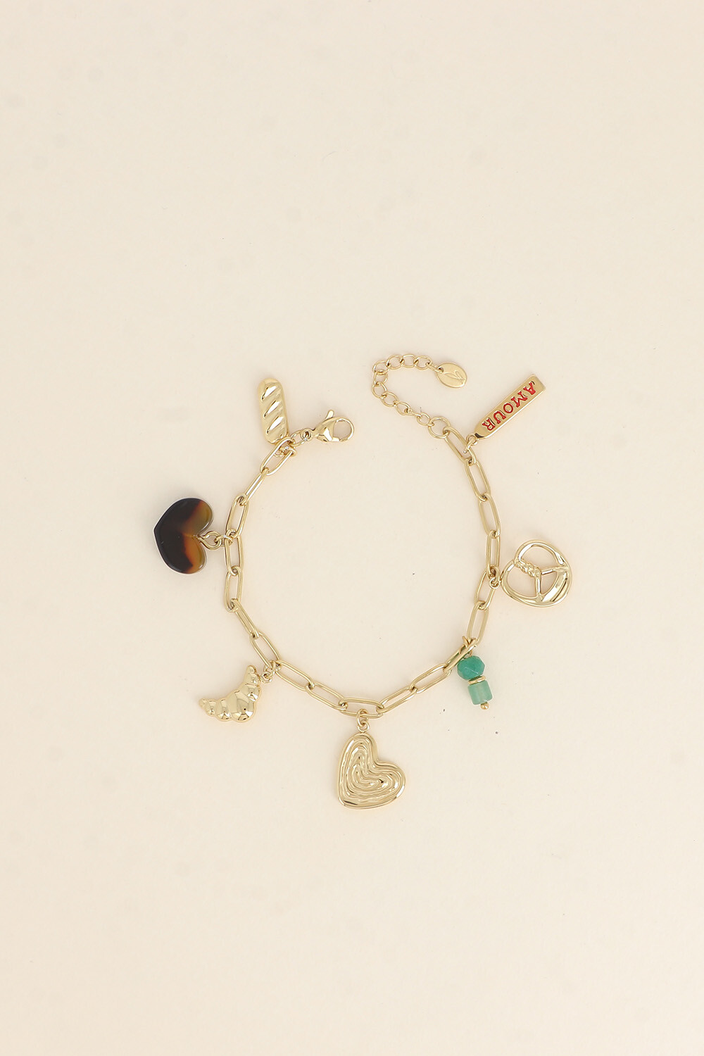 Grossiste Bohm - Bracelet - coeurs, plaquette AMOUR en émail, croissant, bretzel et perles