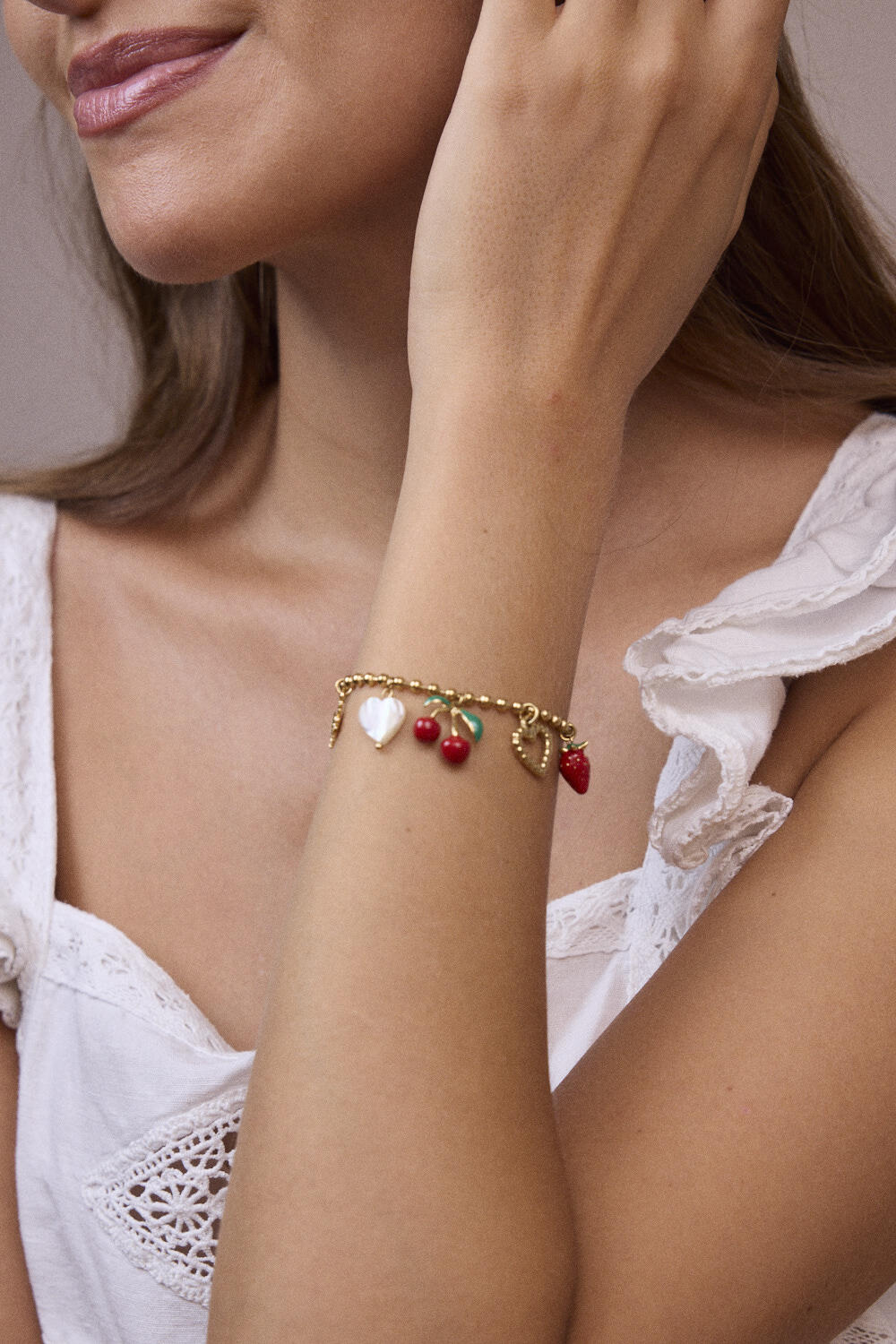 Grossiste Bohm - Bracelet - soleil, coeurs, cerise et fraise en émail