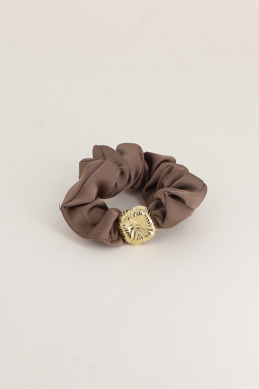 Großhändler Bohm - Texturiertes Goldenes Quadratisches Armband / Haargummi – Natürliche Textur
