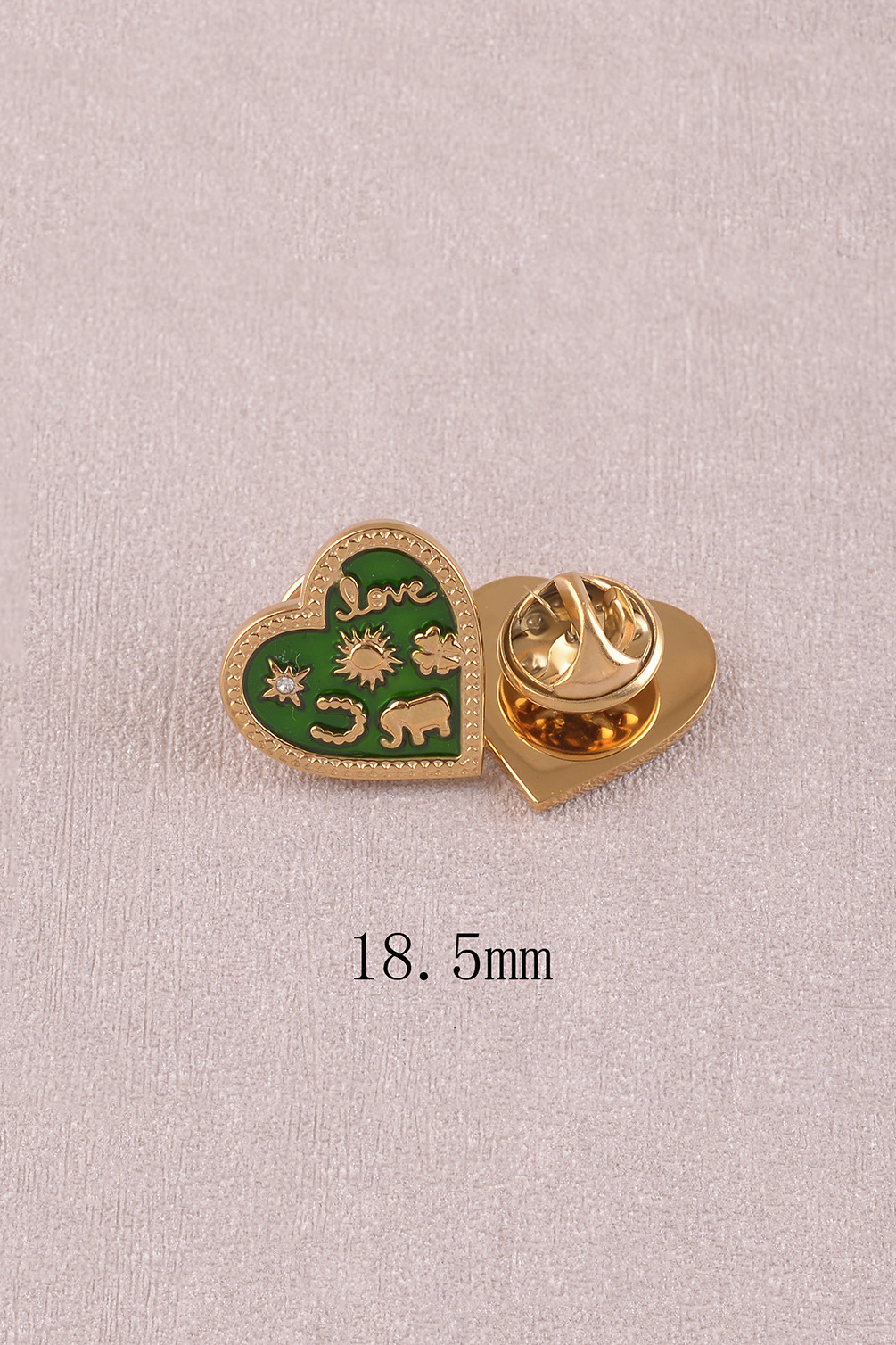 Mayorista Bohm - Pins - motivo de corazón, varios símbolos (estrella, amor, herradura, sol, trébol, elefante) sobre fondo de esmalte