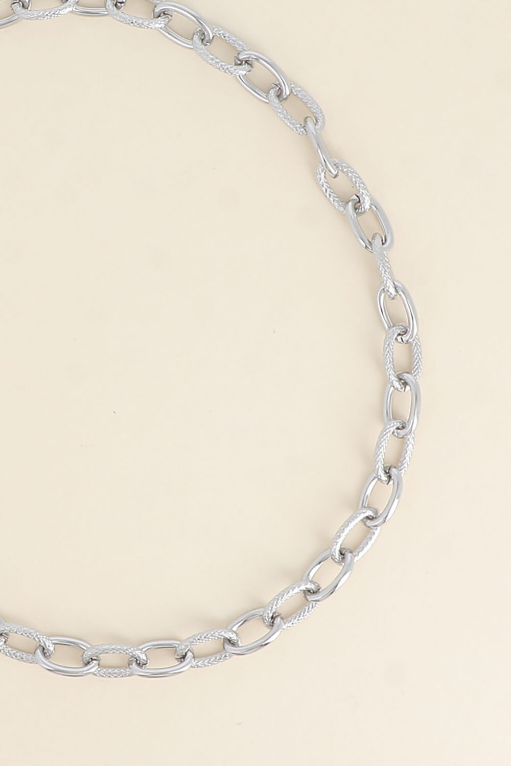 Grossiste Bohm - Collier Louisa - maille aux anneaux ovales lisses et striés