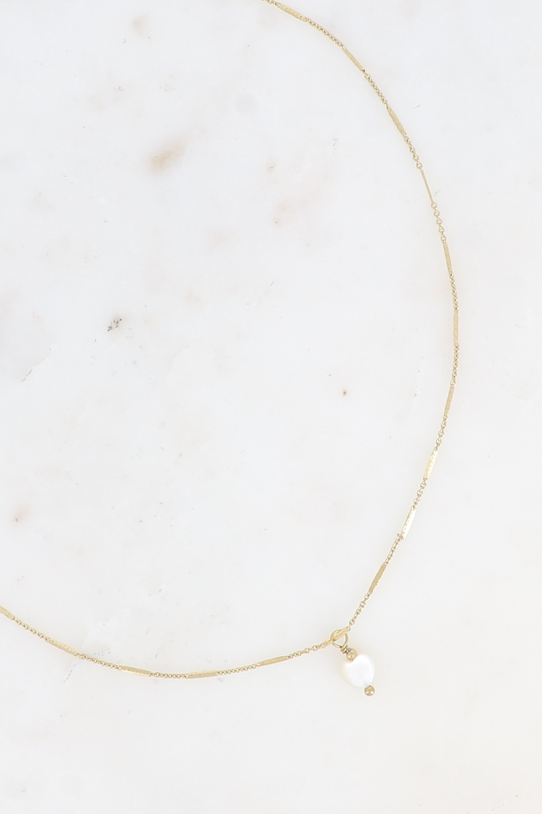 Grossiste Bohm - Collier - maille alternée plate et pendentif coeur en résine nacrée