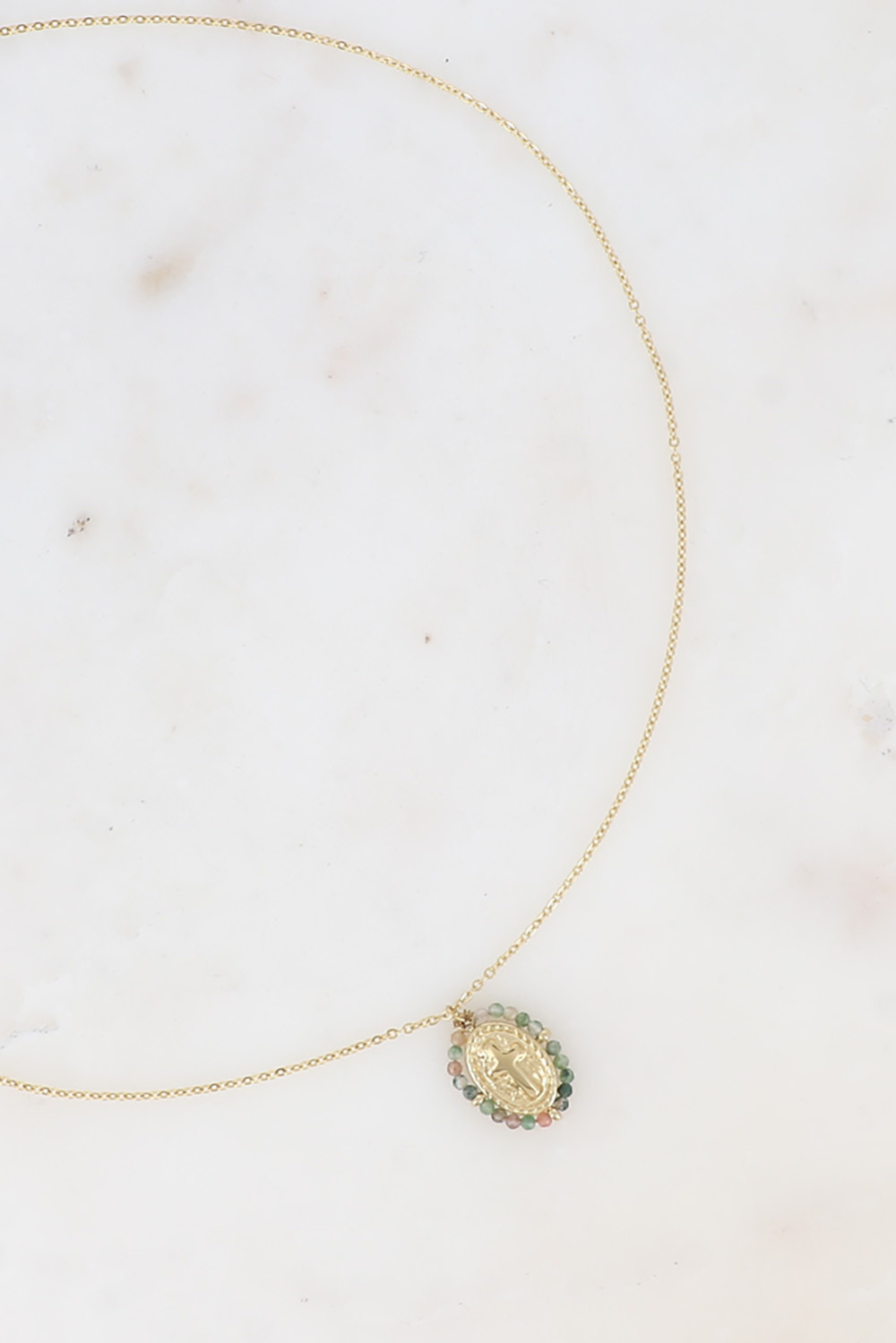 Grossiste Bohm - Collier - médaillon ovale croix religieuse et pierres naturelles