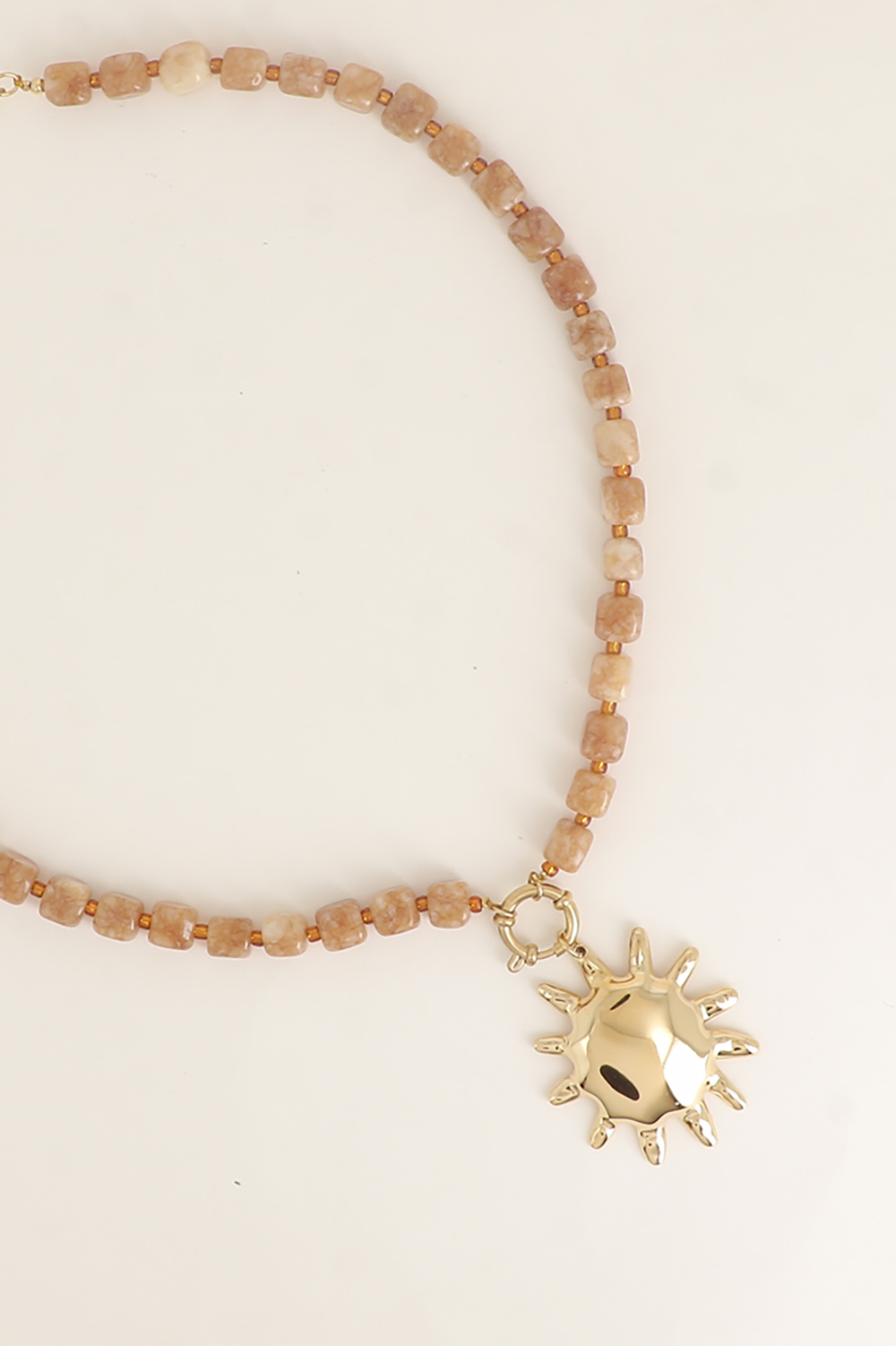 Mayorista Bohm - Collar - en cable con cuentas de piedras naturales y colgante de sol