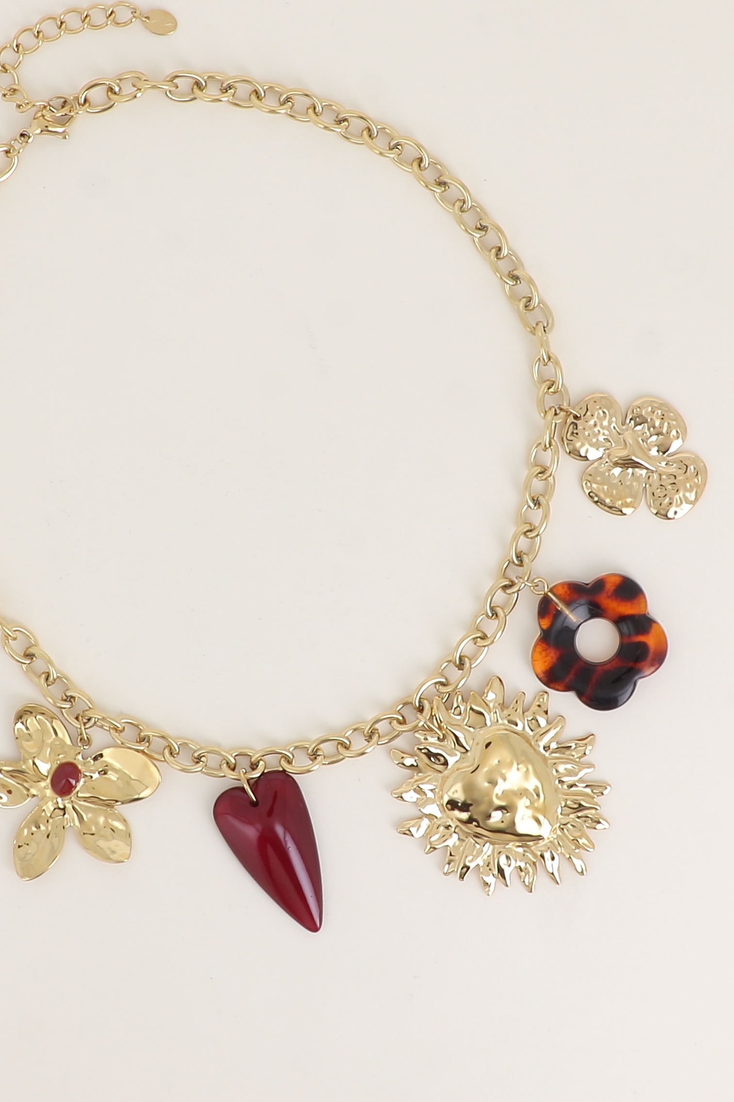 Mayorista Bohm - Collar - dijes (flor, corazón de resina, corazón ardiente, flor de resina, trébol)