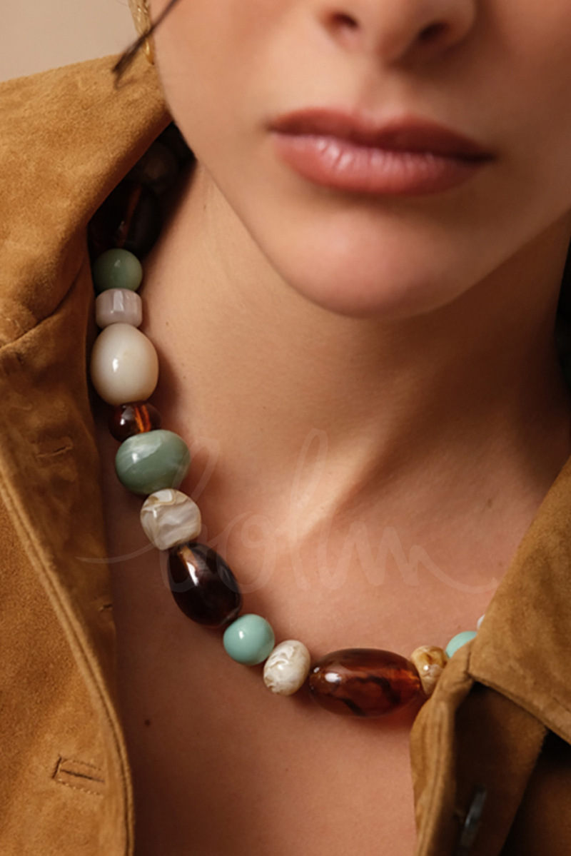 Mayorista Bohm - Collar - en cordón, cuentas de resina
