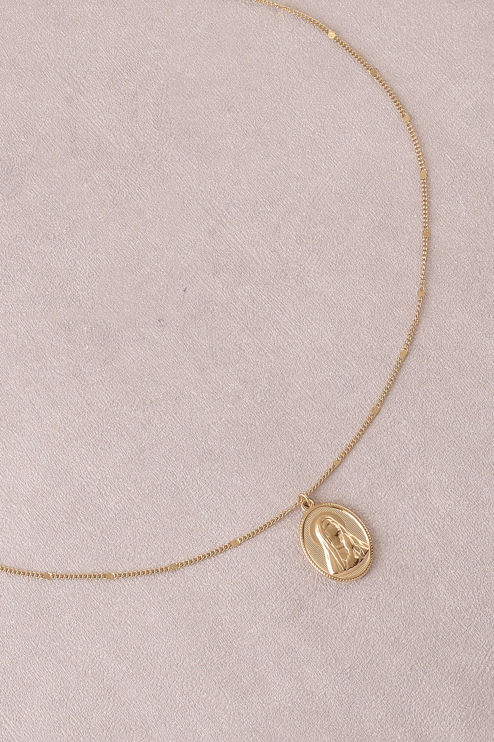 Mayorista Bohm - Collar - Colgante ovalado La Madonna