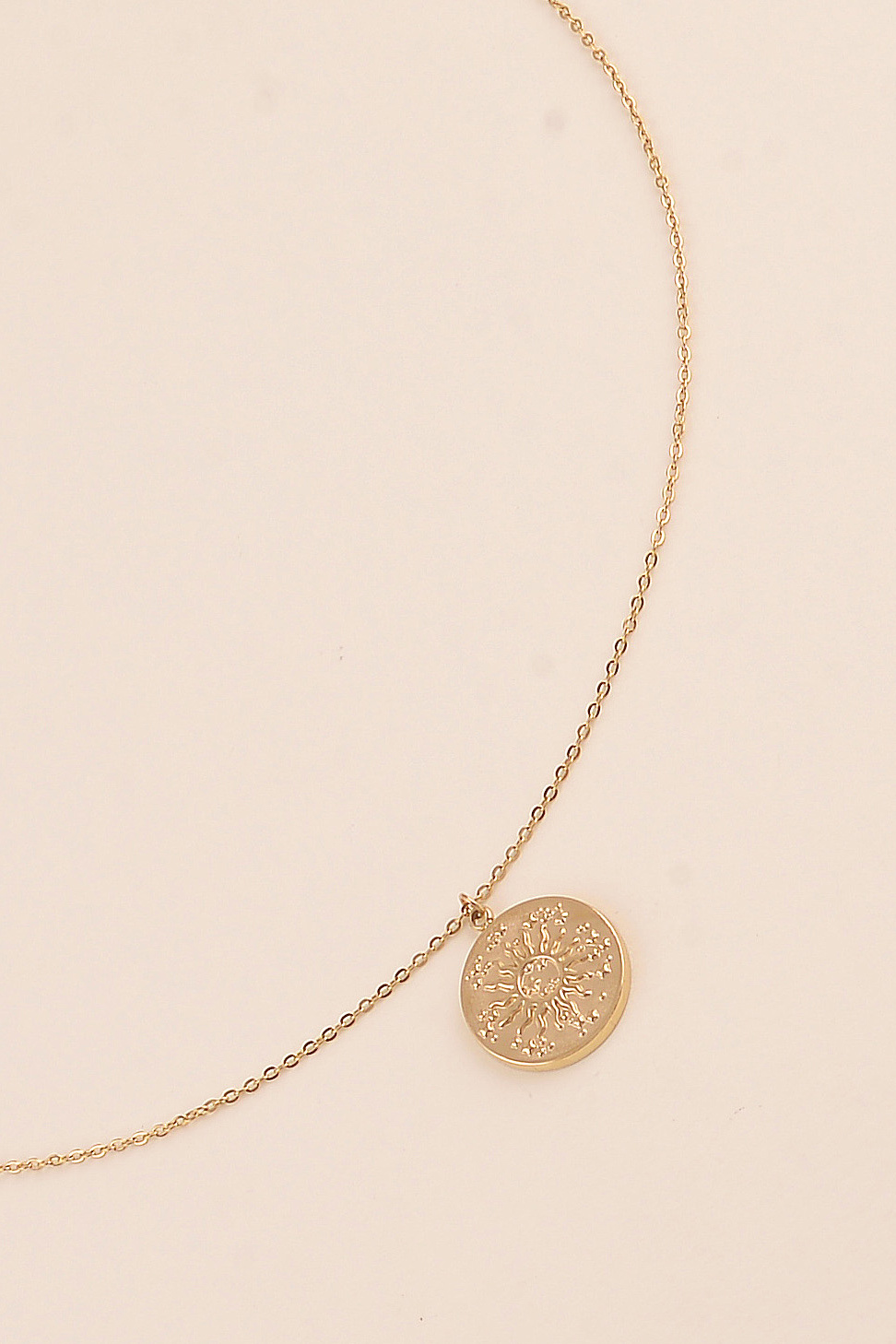 Grossiste Bohm - Collier - médaillon rond avec soleil et étoiles