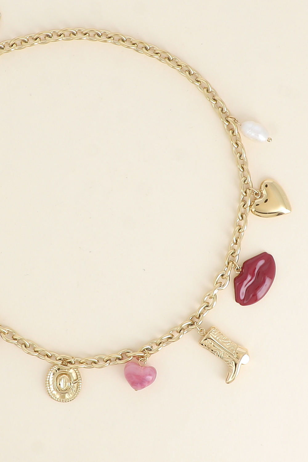 Grossiste Bohm - Collier - chapeau, coeur perlé, botte, lèvres émaillées, coeur
