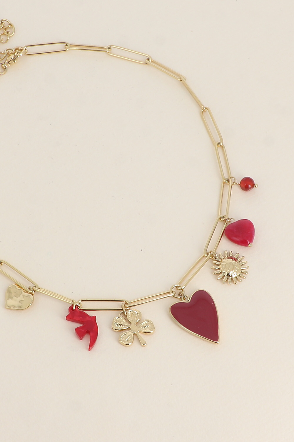 Grossiste Bohm - Collier - coeur martelé, oiseau en résine, coeur en émail, fleur, coeur en pierre naturelle
