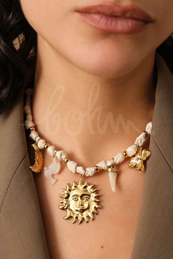 Grossista Bohm - Collana Lunéa - luna, sole, corno in resina, fiore