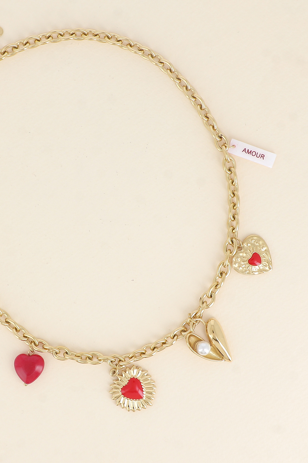 Grossiste Bohm - Collier - breloques coeurs en émail, de pierres naturelles et de perles d'eau douce