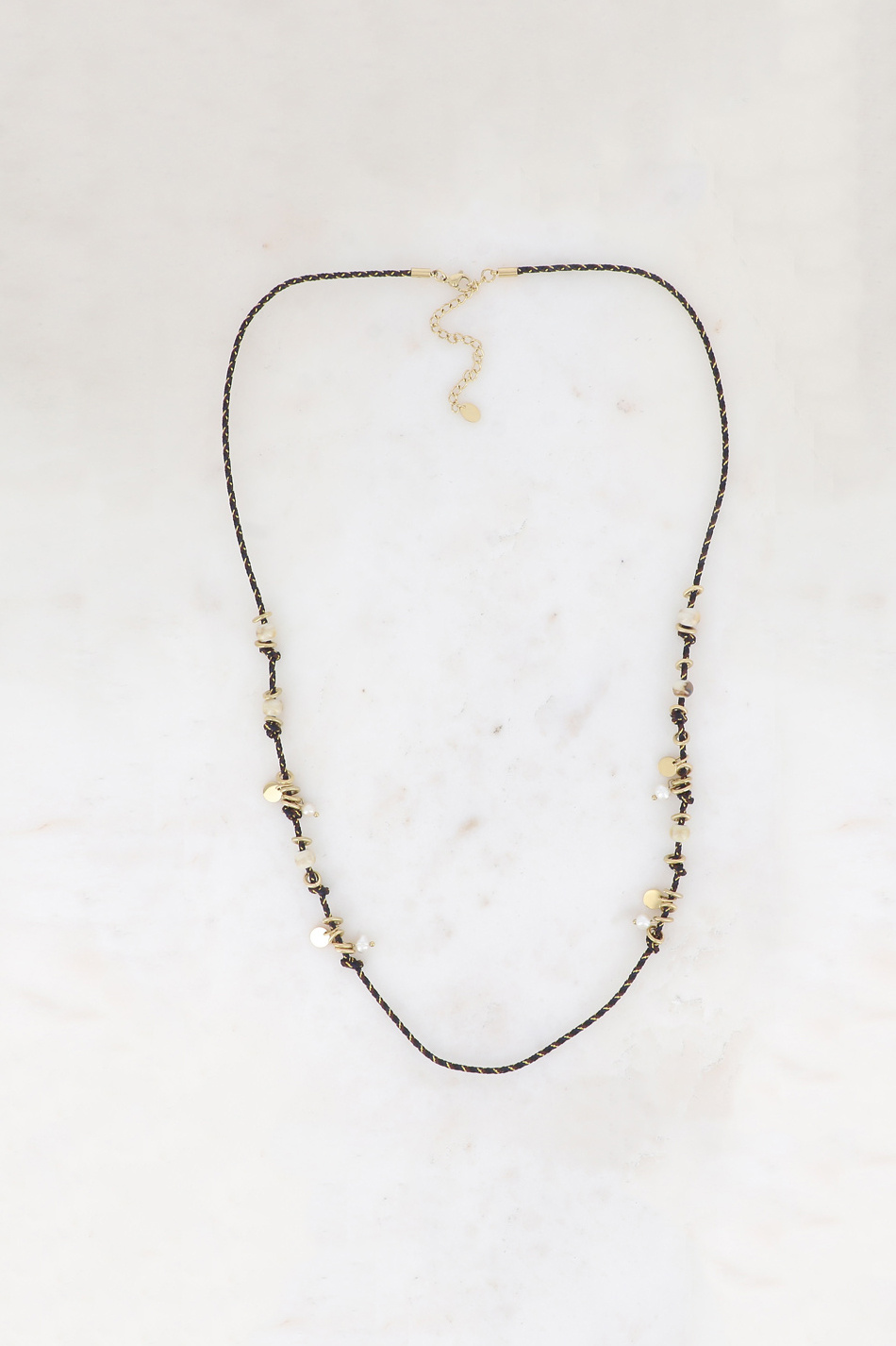 Grossiste Bohm - Collier - sur cordon avec anneaux en acier inoxydable, perles en céramique émaillée et perles d'eau douce