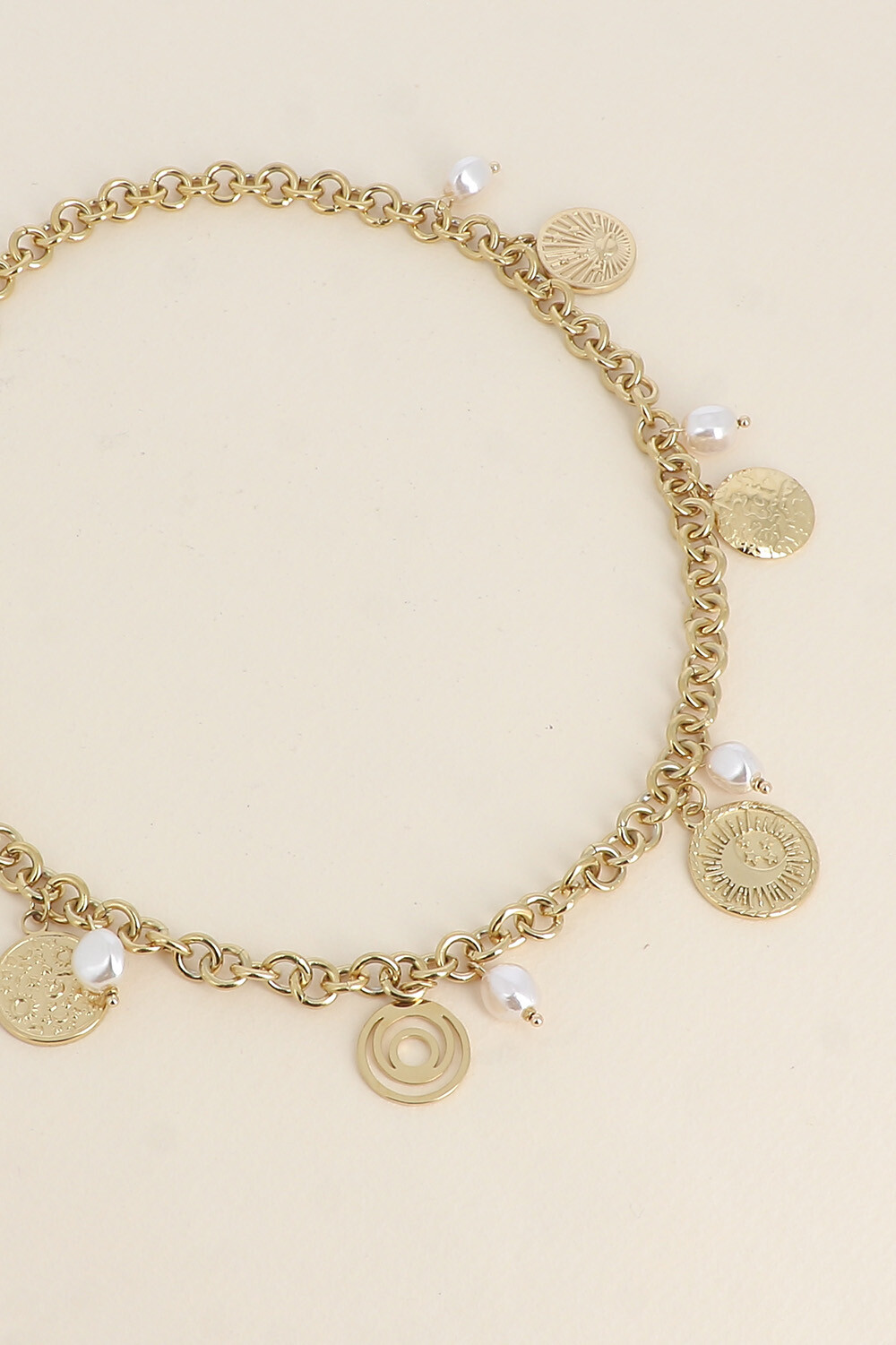 Grossiste Bohm - Collier - perles de résine blanche et pampilles rondes aux motifs de ciel étoilé, soleil et lune