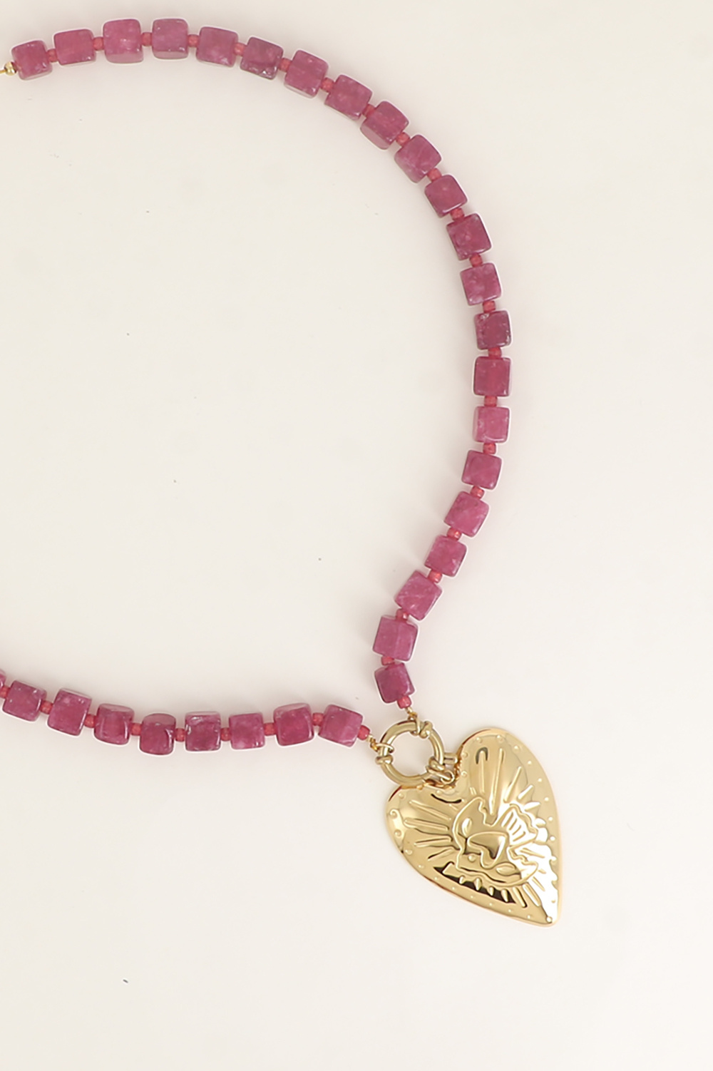 Grossiste Bohm - Collier - sur câble avec perles en pierres naturelles et pendentif coeur et oiseau gravé