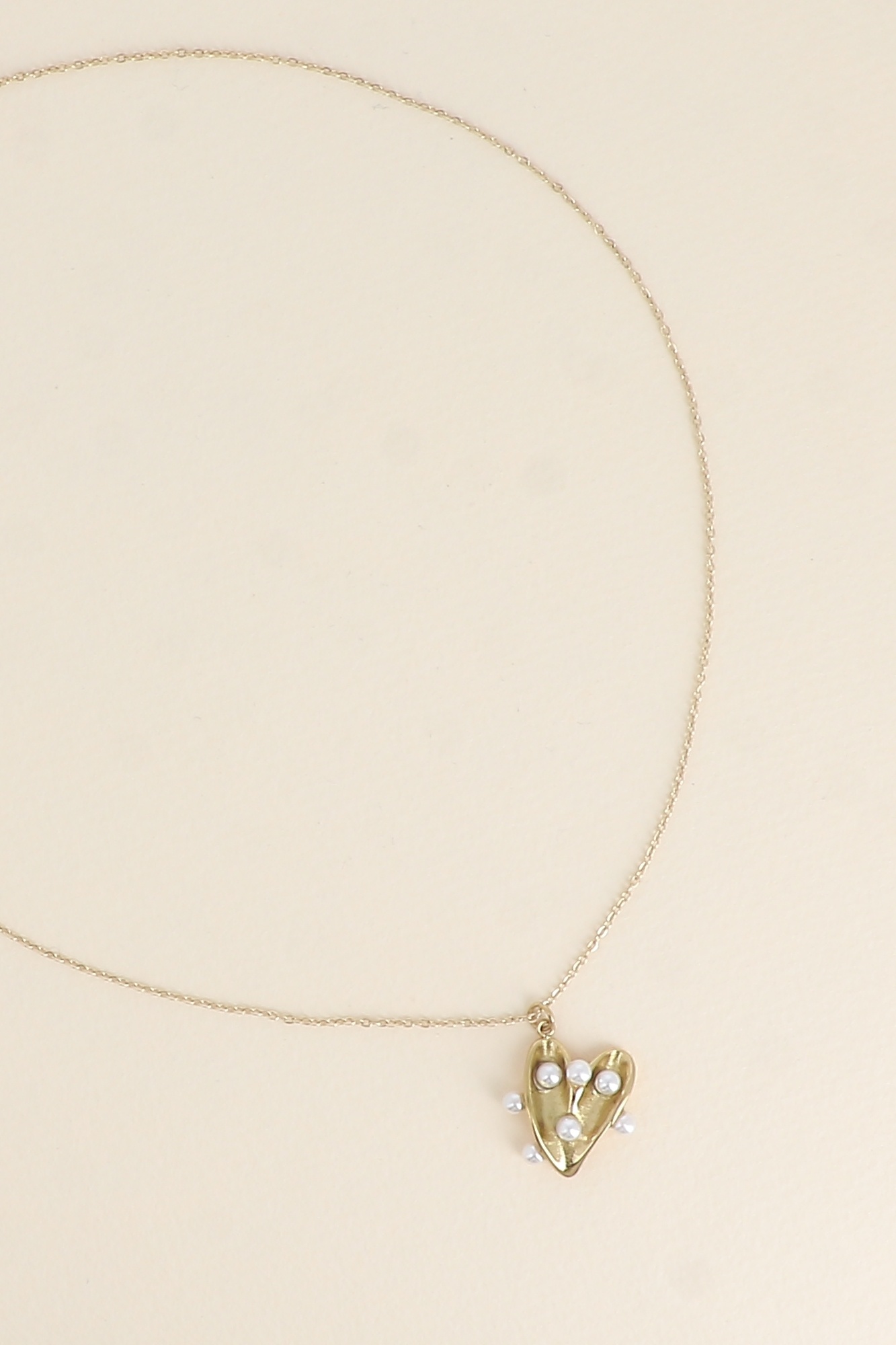 Wholesaler Bohm - Necklace - heart pendant with small white resin beads