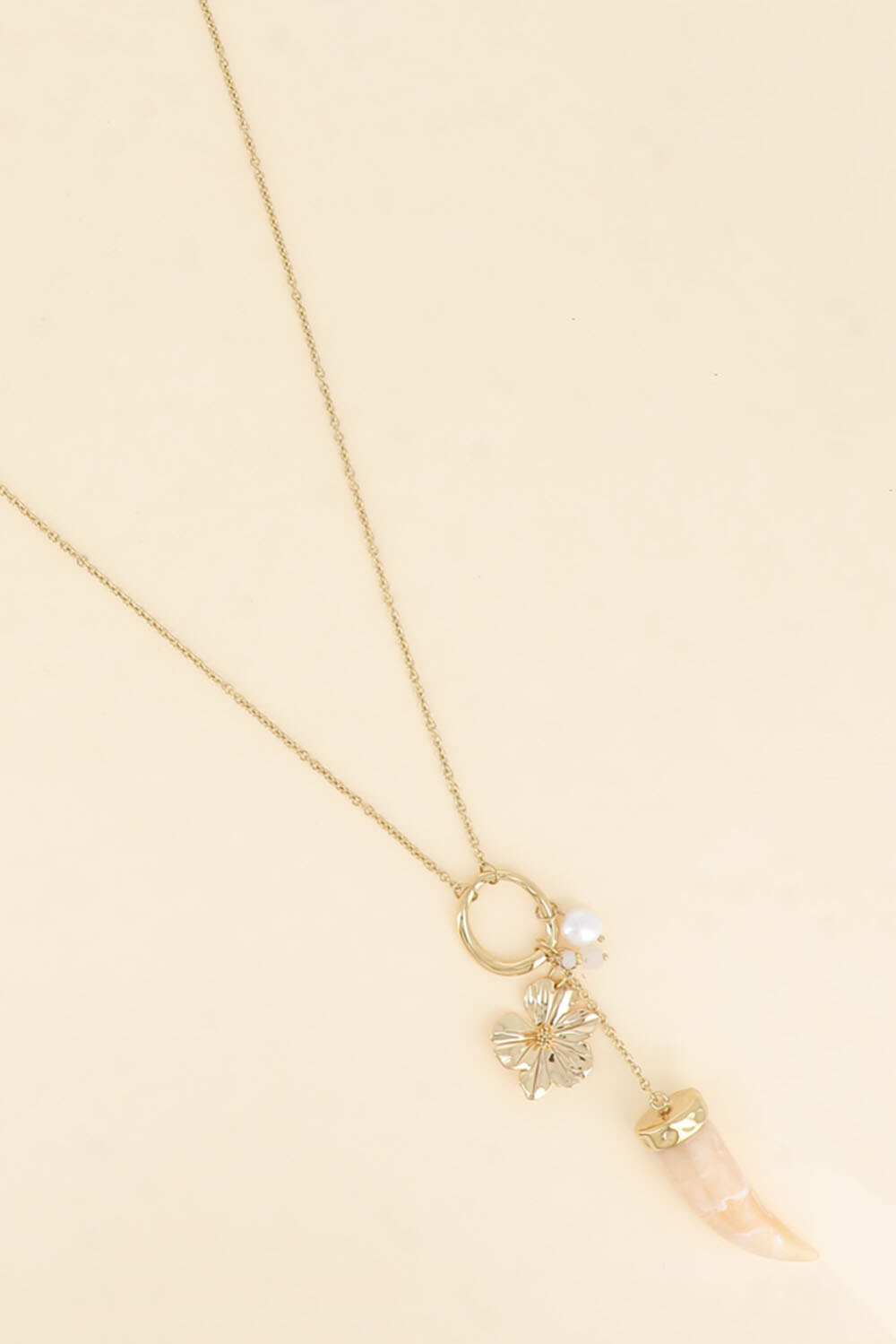 Wholesaler Bohm - Long necklace - ring, flower, beads, and resin horn