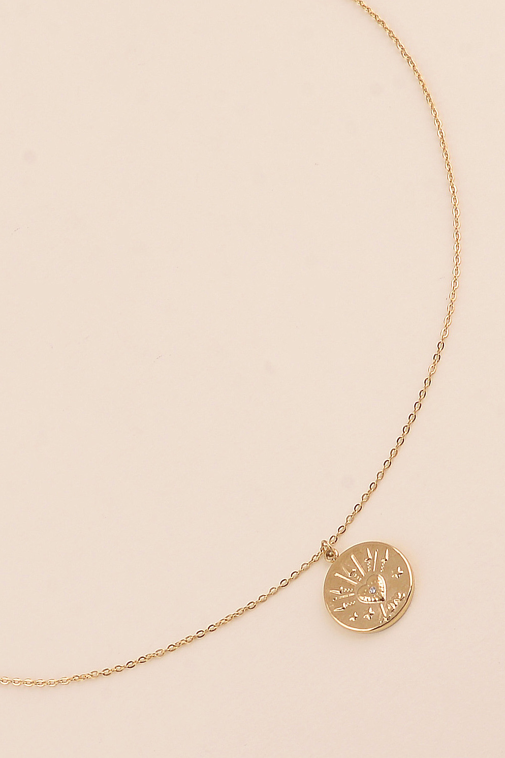 Grossiste Bohm - Collier - médaillon rond, coeur, oeil, love, étoiles et flèches