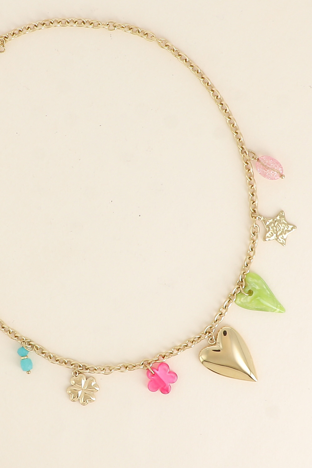 Grossiste Bohm - Collier - étoile martelée, coeurs, perle fleur et trèfle