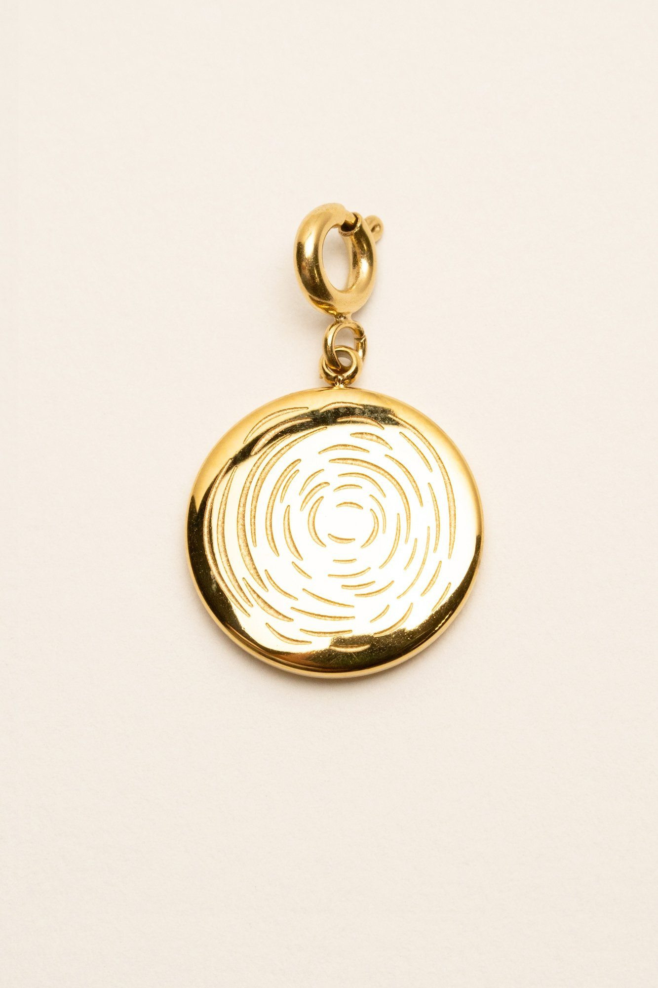 Grossiste Bohm - Charm Tyna - médaillon rond avec gravure tourbillon
