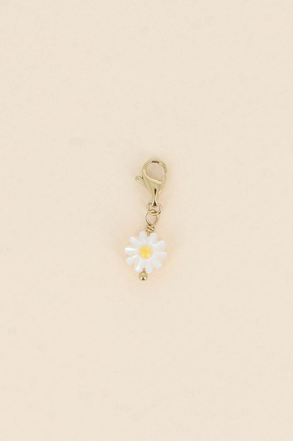 Grossiste Bohm - Charm - fleur en nacre avec touche en émail