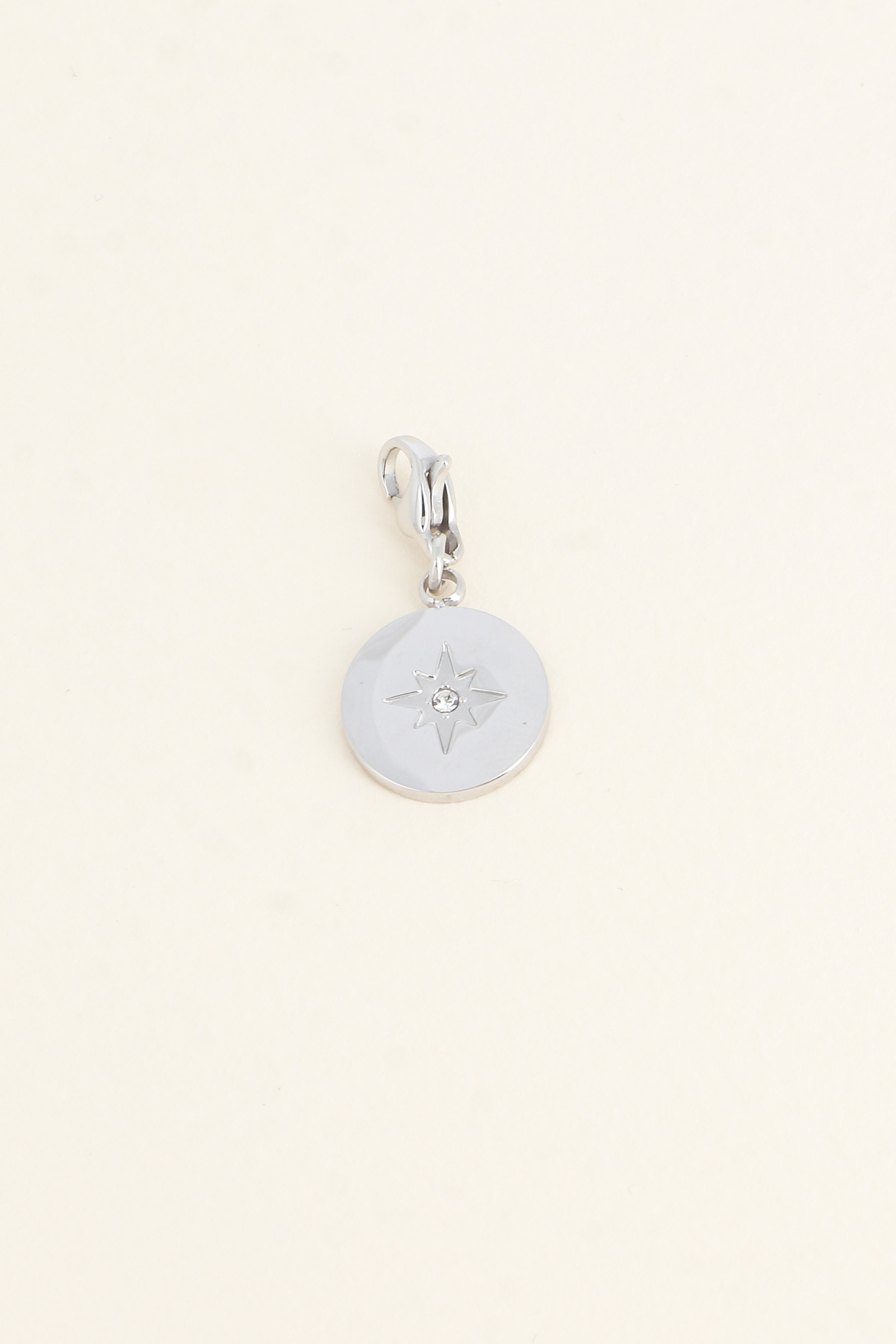 Grossiste Bohm - Charm Aloisia - médaillon avec étoile gravée et oxyde de zirconium