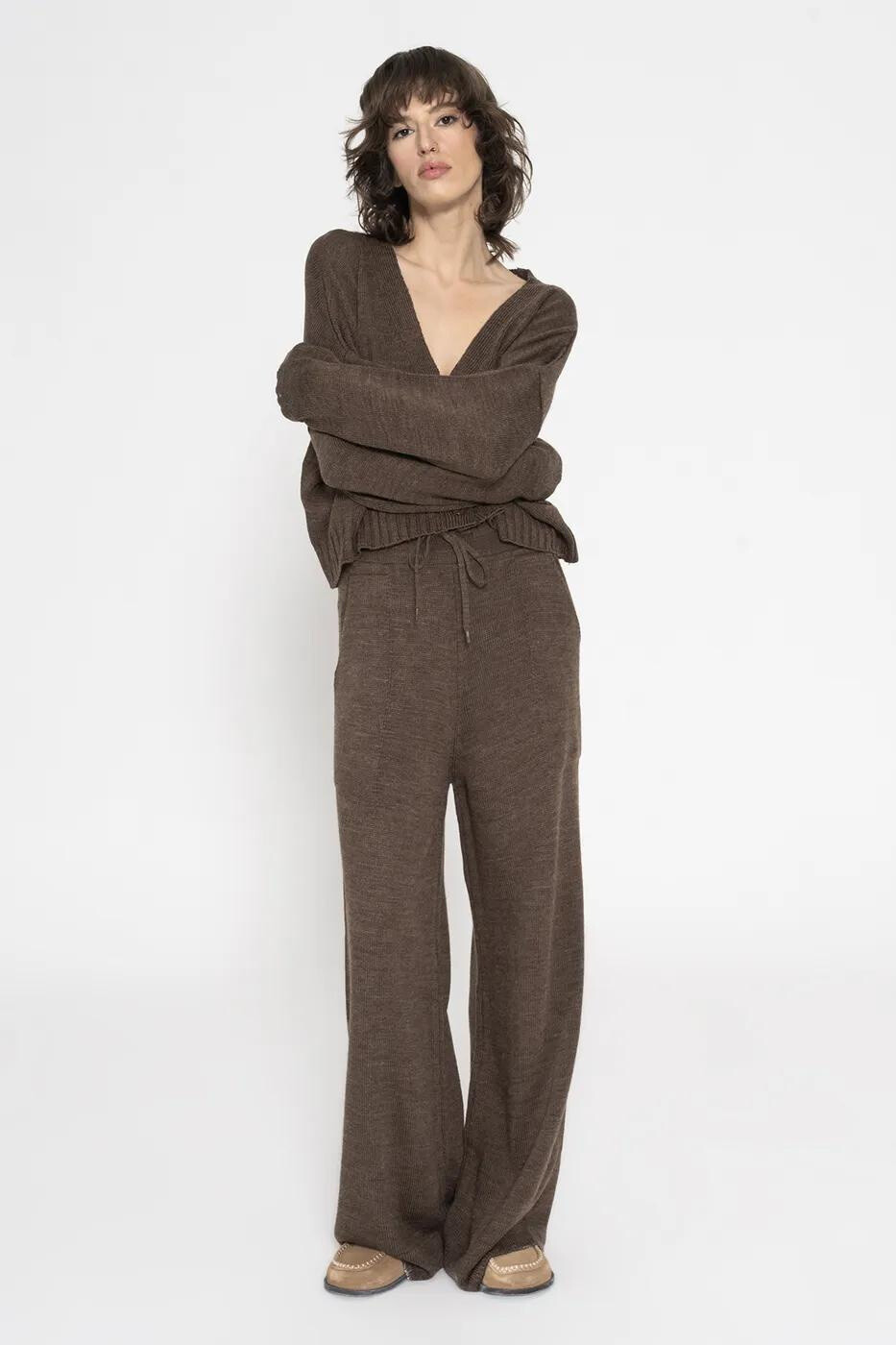 Wholesaler BSL - Short knit cardigan and pocketed loose knit trousers set - BSL