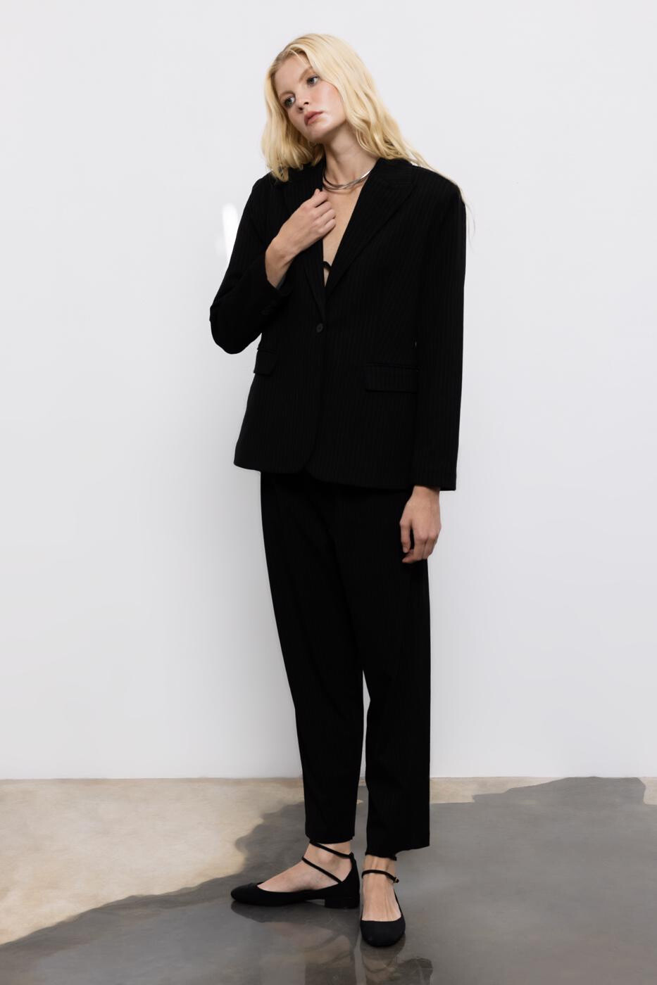 Grossista BSL - Set di pantaloni in tessuto plissettato elasticizzato con vita posteriore e giacca blazer monopetto - BSL