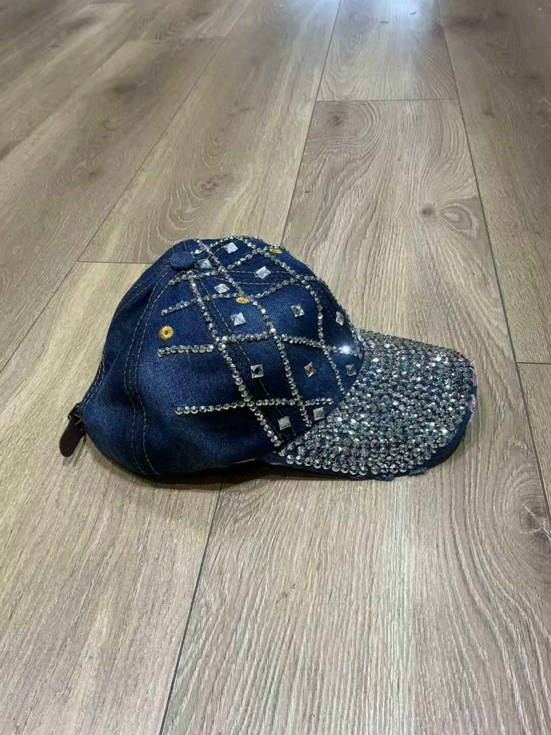 Grossiste J-2 - casquette brillant strass