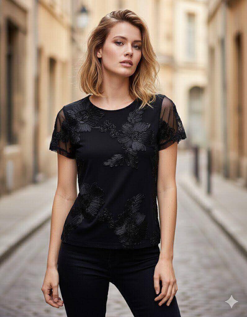 Wholesaler By Clara - Women's Elegant Floral T-shirt
