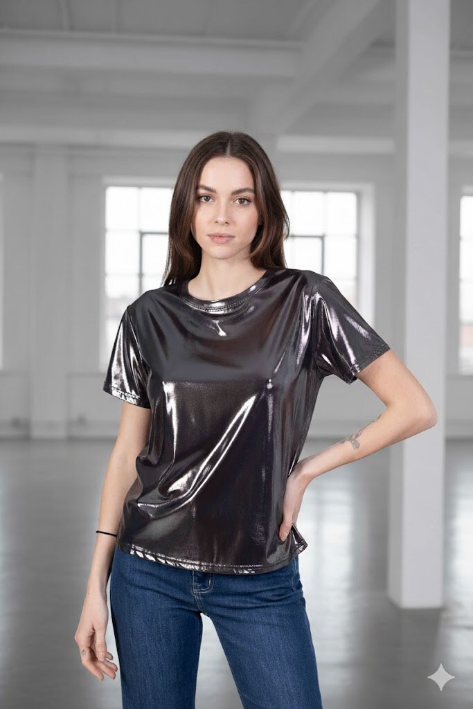 Wholesaler By Clara - Shiny short-sleeve T-shirt