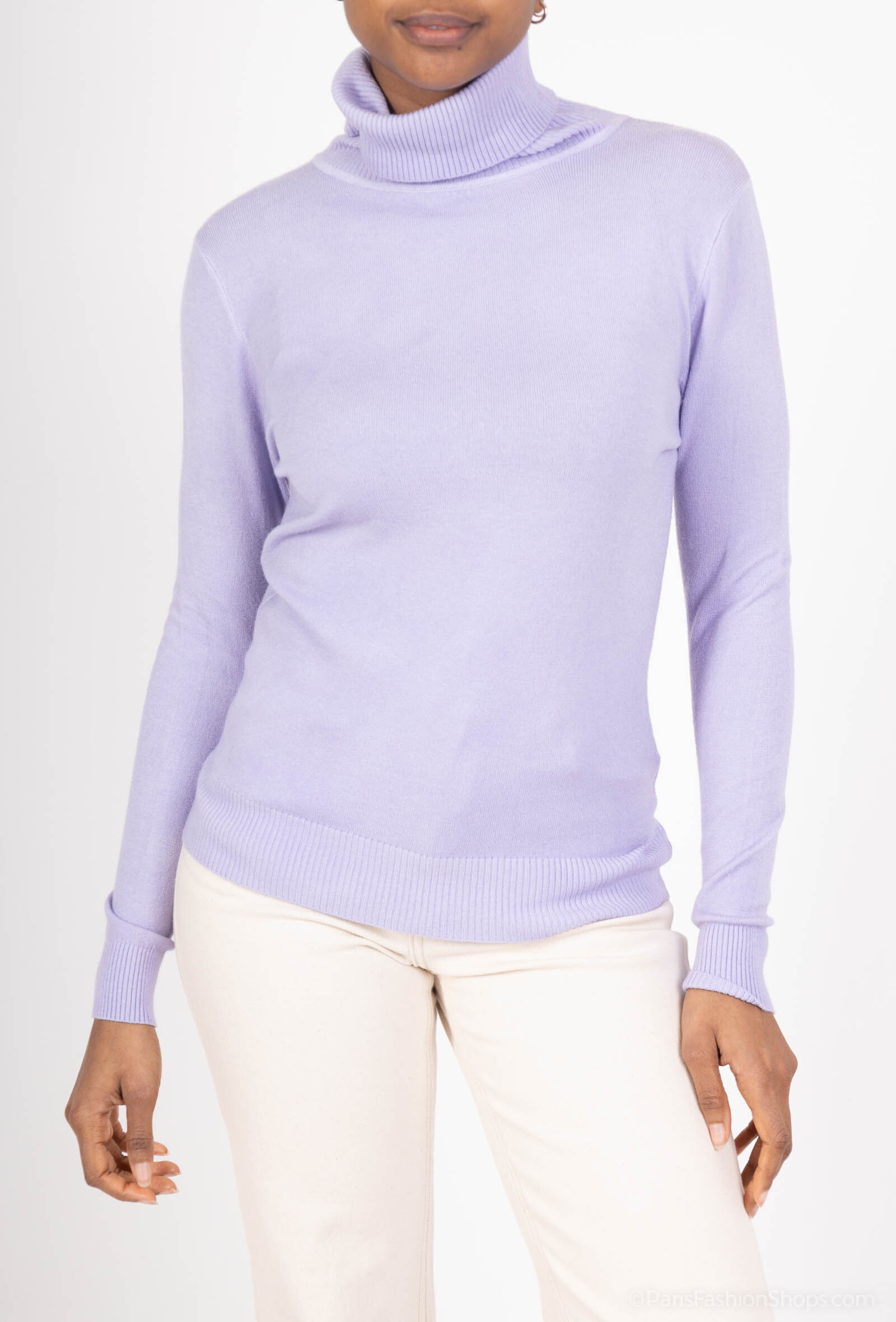 Wholesaler By Clara - Classic Turtleneck Sweater – Soft & Elegant