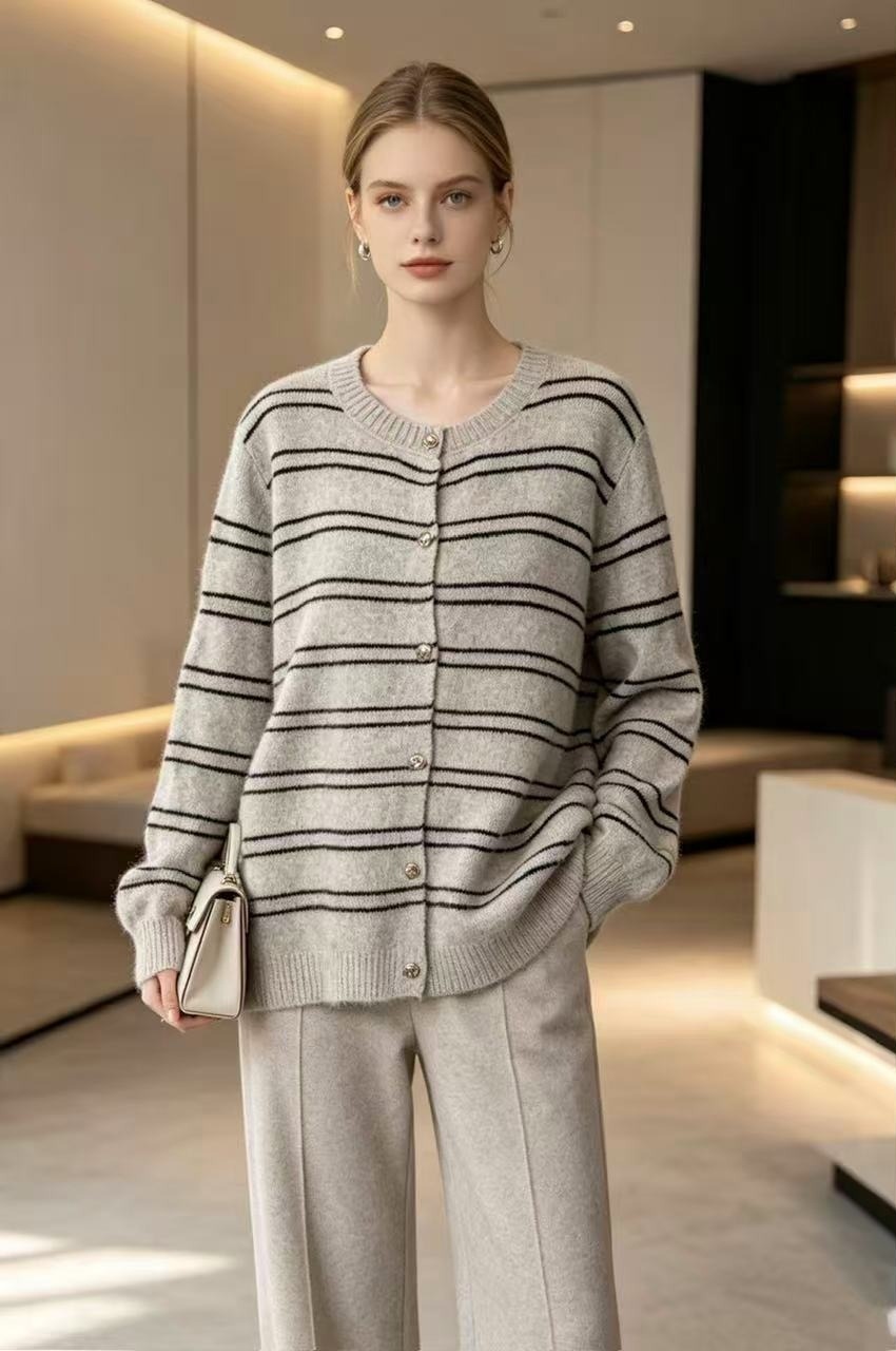 Grossista By-L studio - Cardigan a righe con collo rotondo
