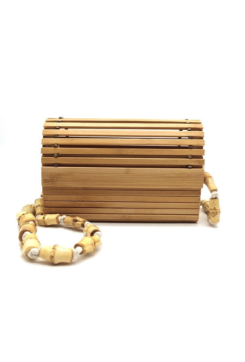 Grossiste By Oceane - SAC À MAIN FAIT À LA MAIN AVEC DES BÂTONS DE BAMBOUS ET COUVERTURE EN BAMBOU