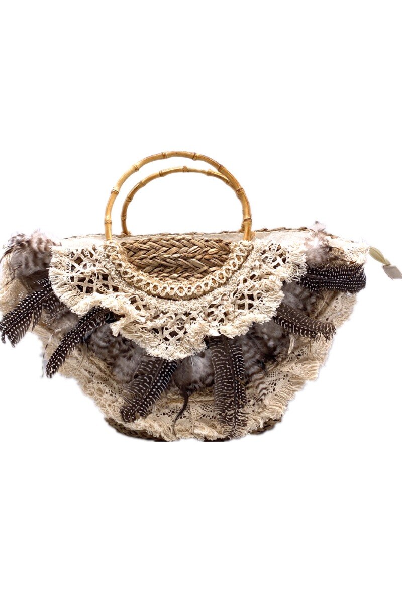 Grossiste By Oceane - SAC DE PLAGE FAIT MAIN AVEC DECORATION DE DENTELLE ET DE PLUMES