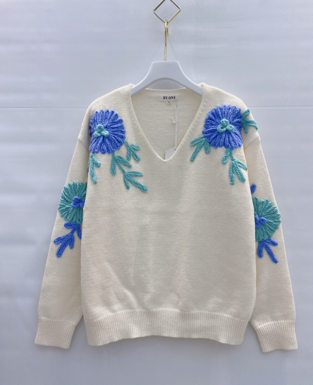 Wholesaler BY ONE - large size sweater