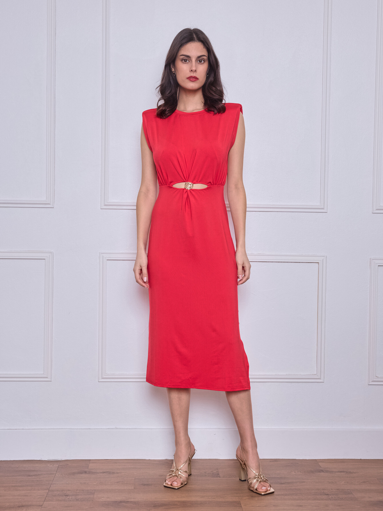 Großhändler By Swan - Kleid mit Schulterpolstern und goldener Schnalle