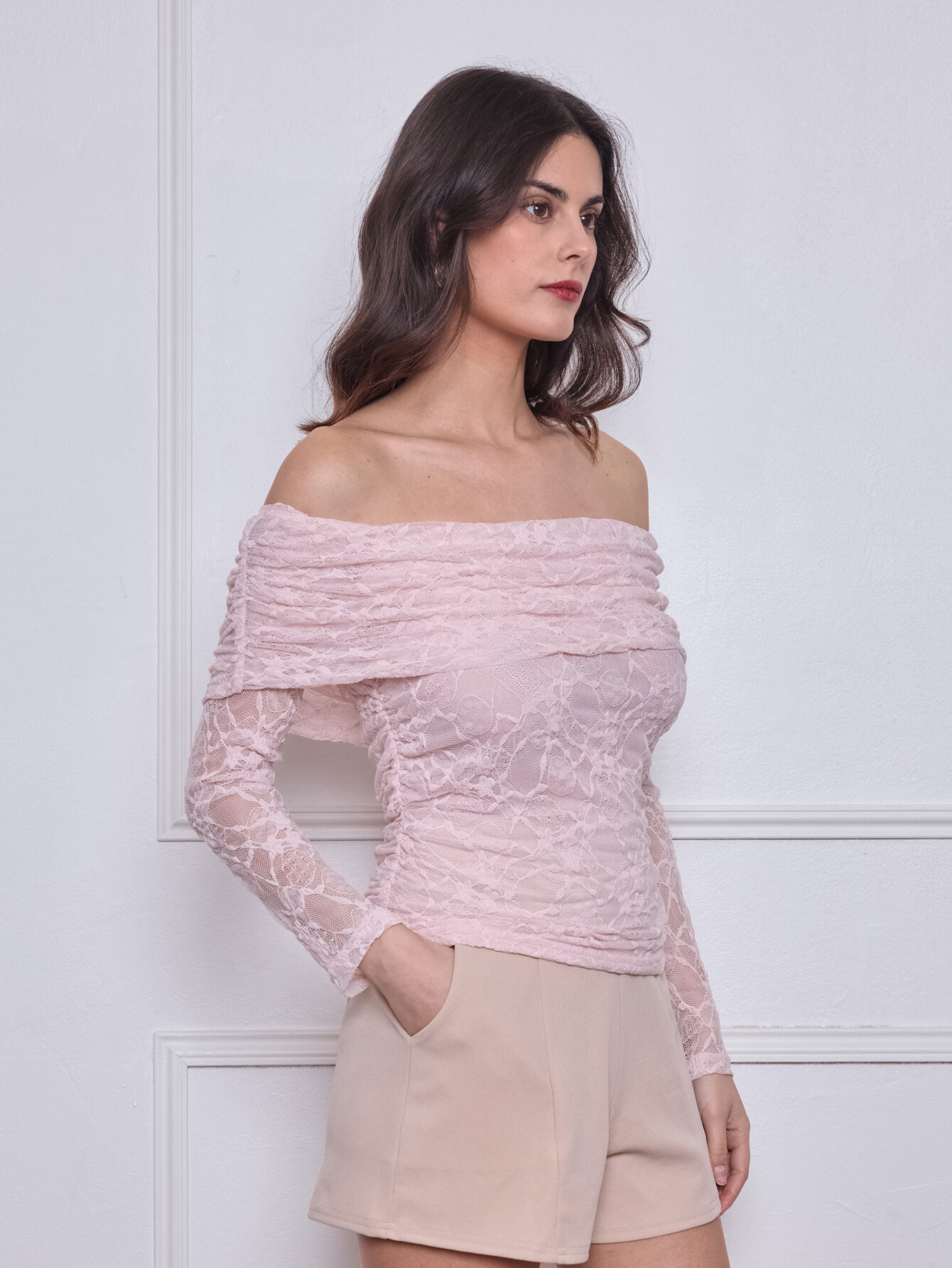 Mayorista By Swan - Top de encaje con hombros descubiertos