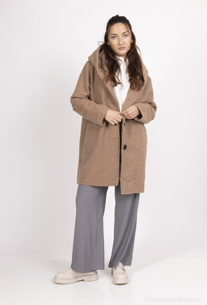 Grossiste C'Belle - Manteau avec une capuche avec 2 poches